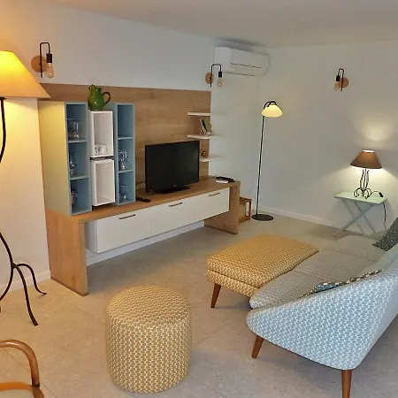 Rez De Aspretto Lazaret בית הארחה